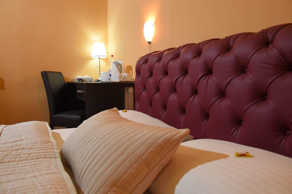 Apartment Inn Rooms Novi Sad Værelse billede