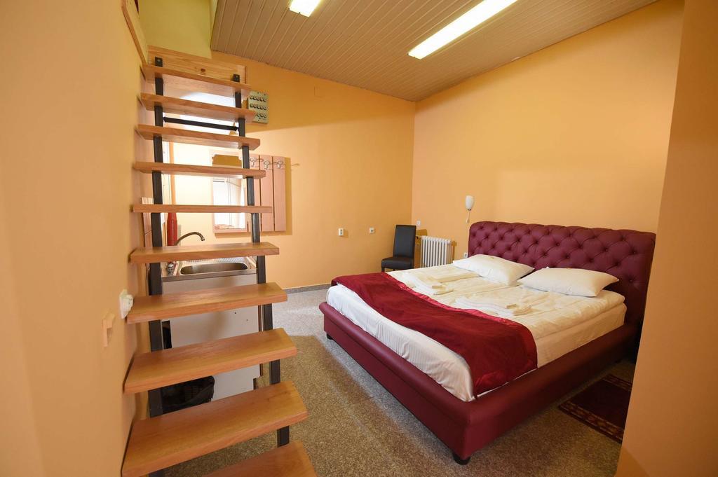 Apartment Inn Rooms Novi Sad Værelse billede