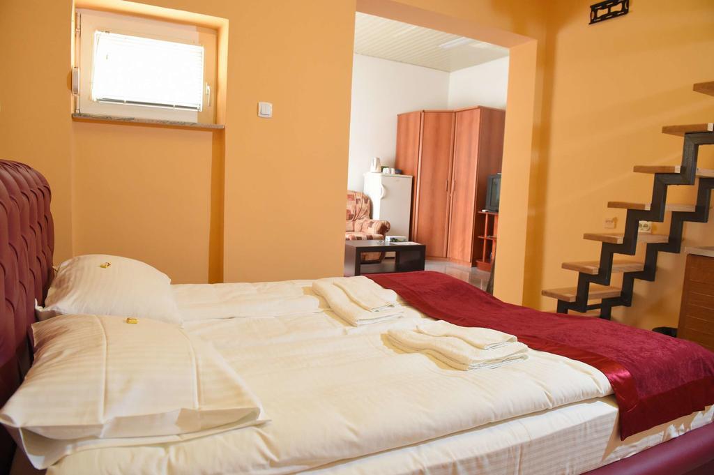 Apartment Inn Rooms Novi Sad Værelse billede
